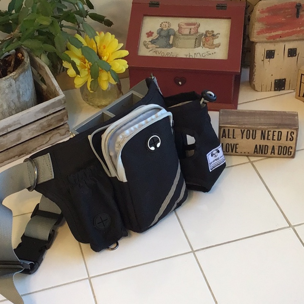 ‘Shine Hai’ Padded Hands-Free Dog Hiking Waist Bag